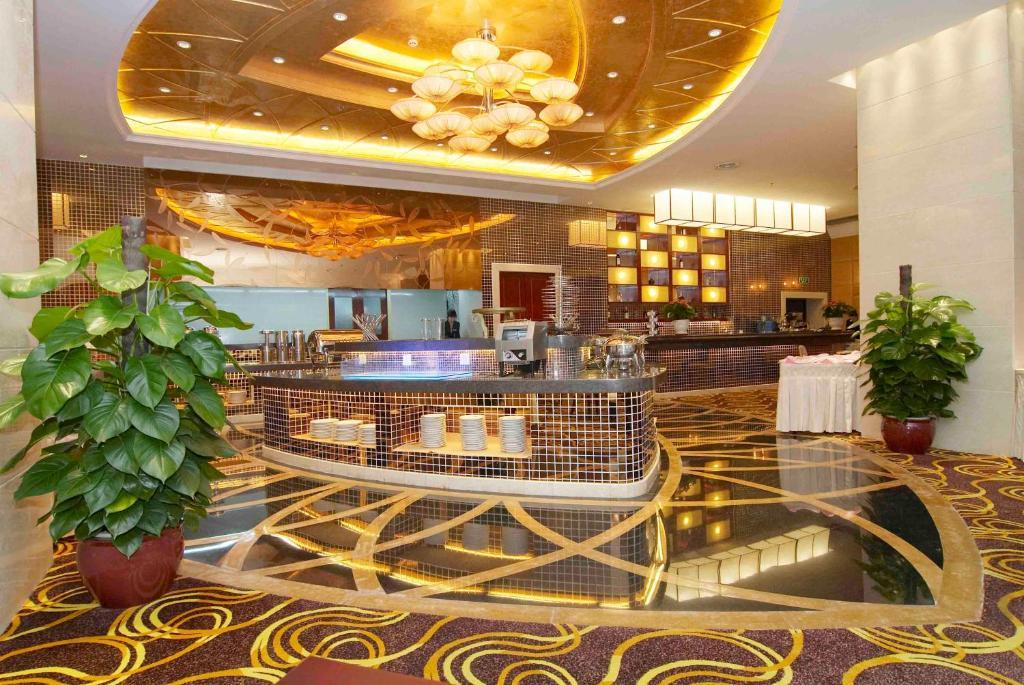 Royal Century Hotel Shenzhen Exteriör bild