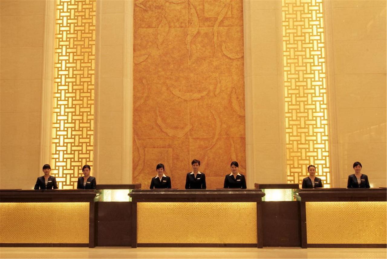 Royal Century Hotel Shenzhen Exteriör bild